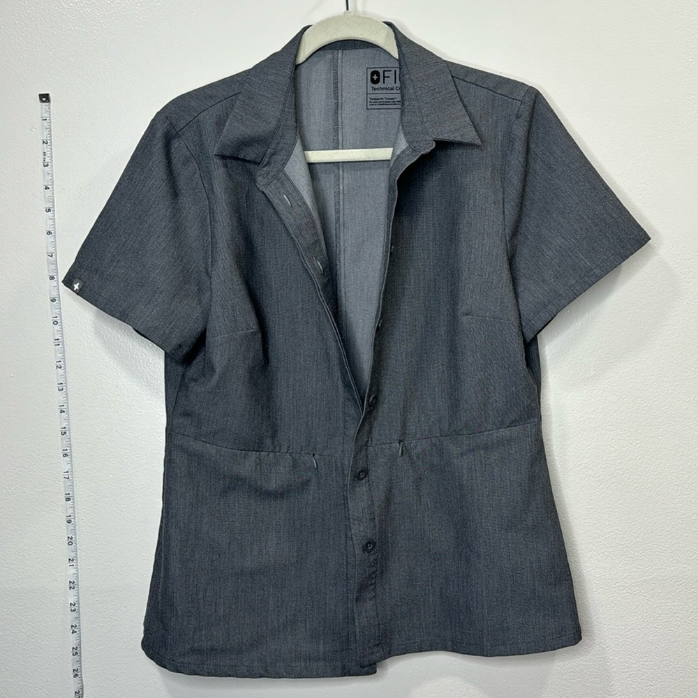 EUC Figs scrub top grey button down collared M - cinched bottom - 2 zip pockets